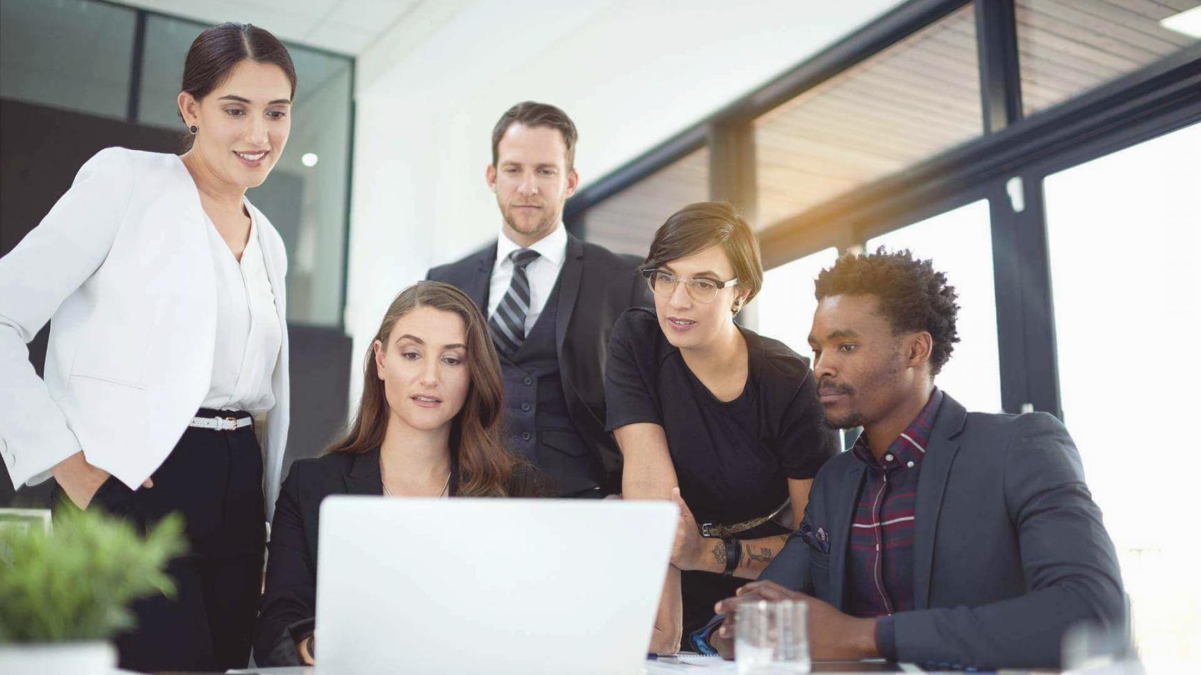 Editorial workspace showing budget monitoring notes and open journal